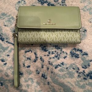 Michael Kors wristlet